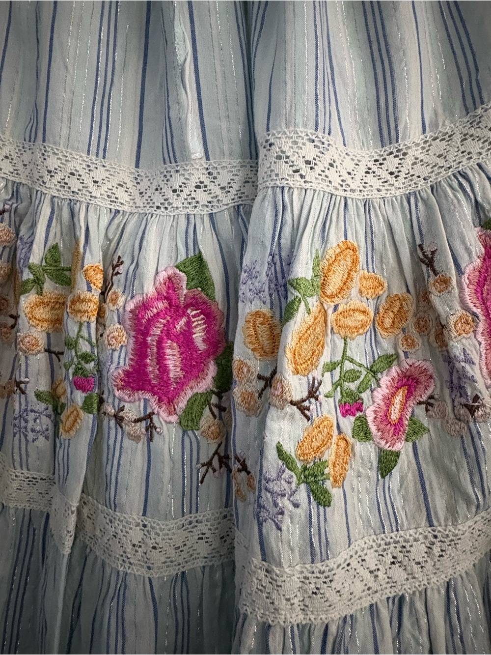 ZOE D. Embroidered Floral drawstring Midi Skirt - Light Blue w lace trim sz XS